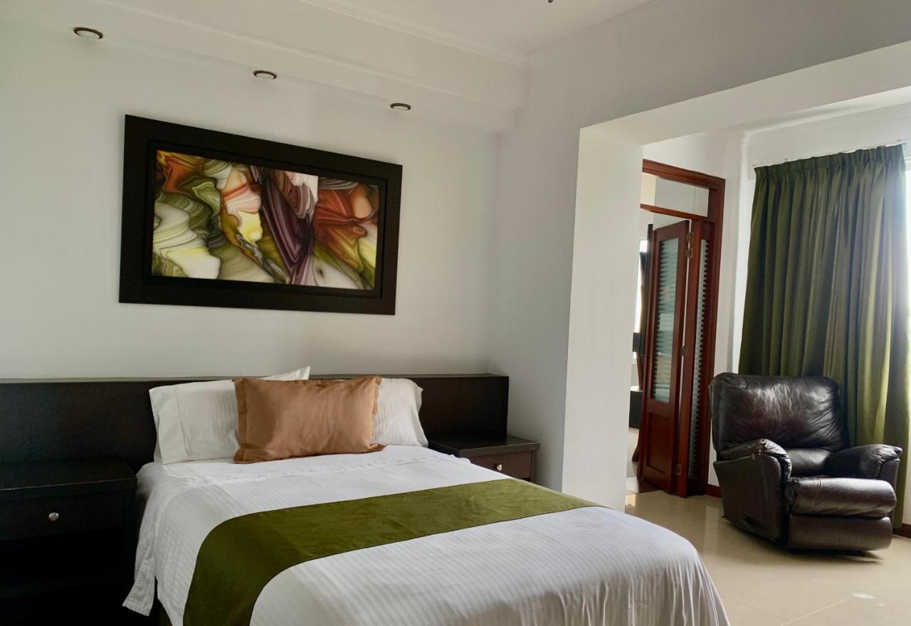 Serenity Suites Casa Boutique บูการามังกา ภายนอก รูปภาพ