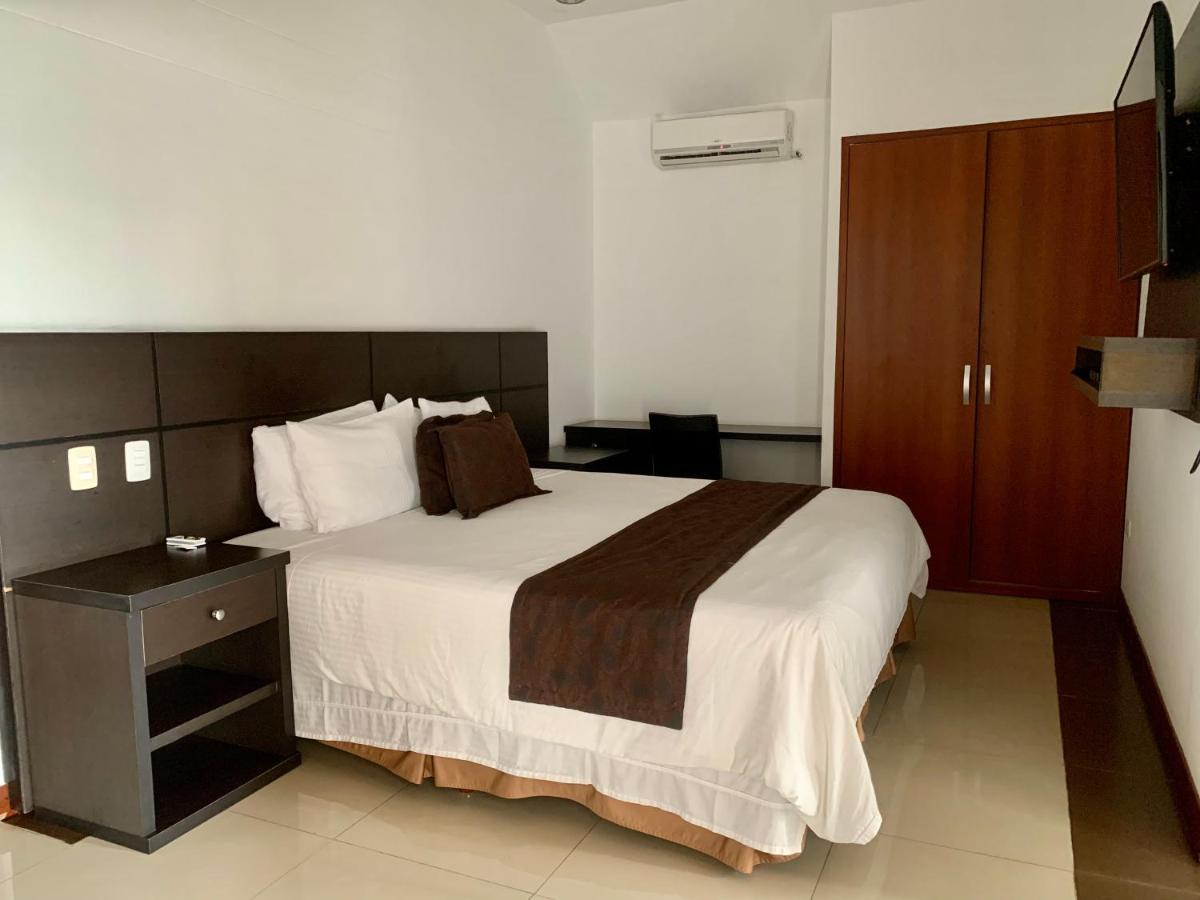 Serenity Suites Casa Boutique บูการามังกา ภายนอก รูปภาพ
