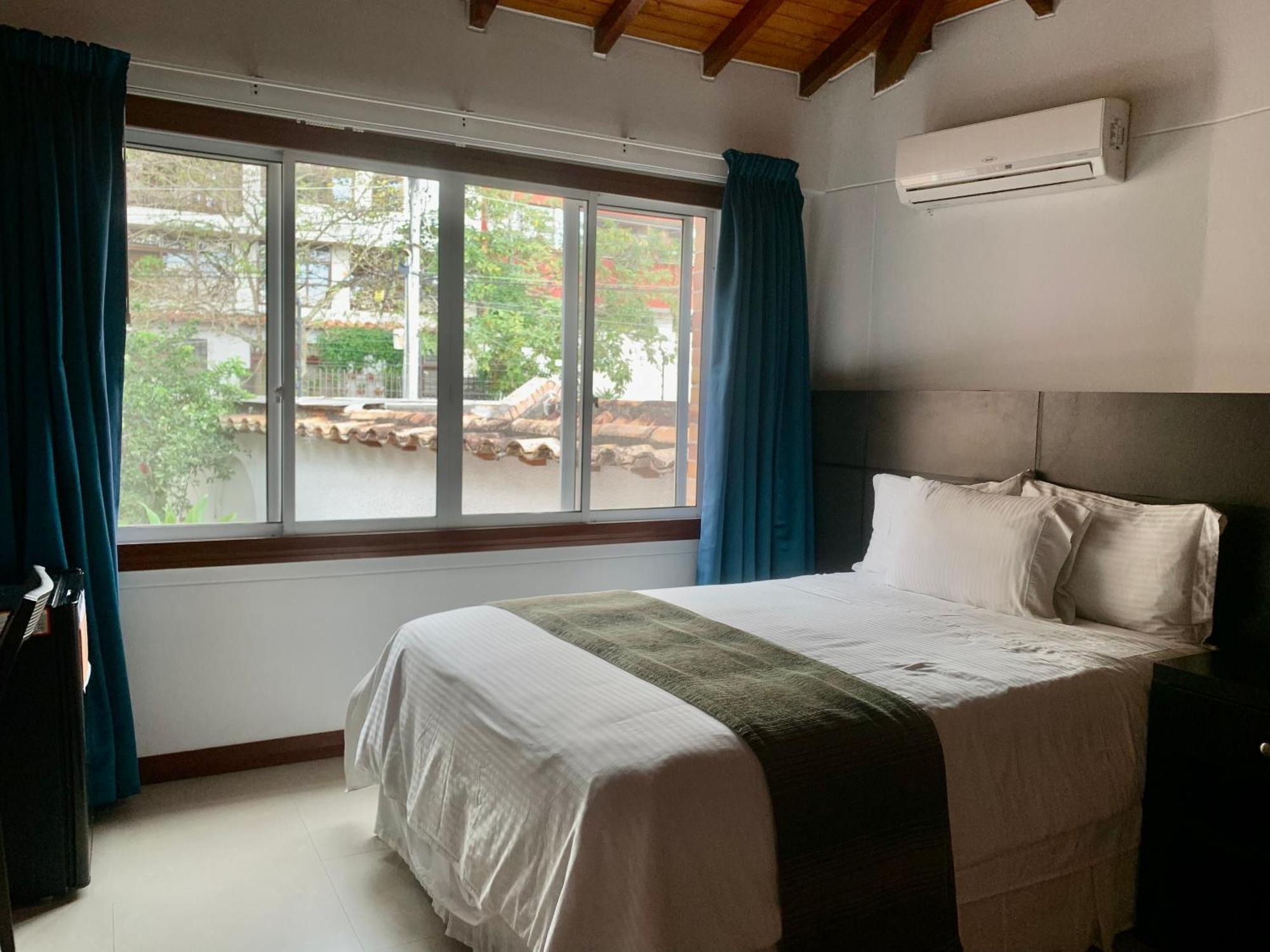 Serenity Suites Casa Boutique บูการามังกา ภายนอก รูปภาพ