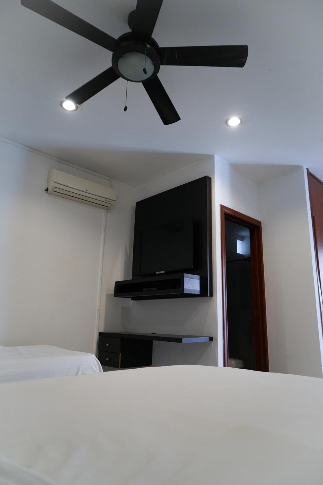 Serenity Suites Casa Boutique บูการามังกา ภายนอก รูปภาพ