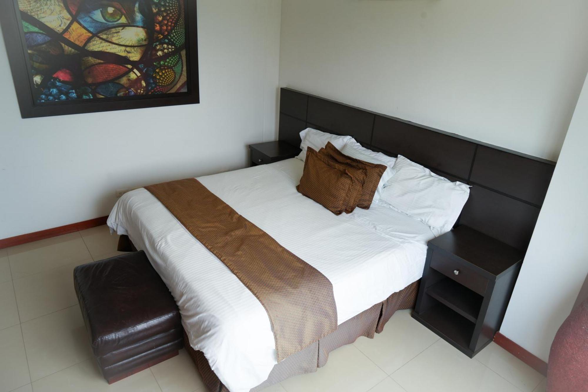 Serenity Suites Casa Boutique บูการามังกา ภายนอก รูปภาพ