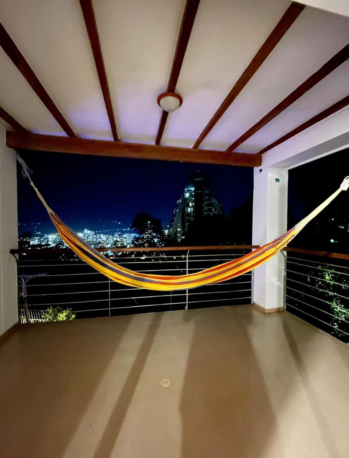 Serenity Suites Casa Boutique บูการามังกา ภายนอก รูปภาพ