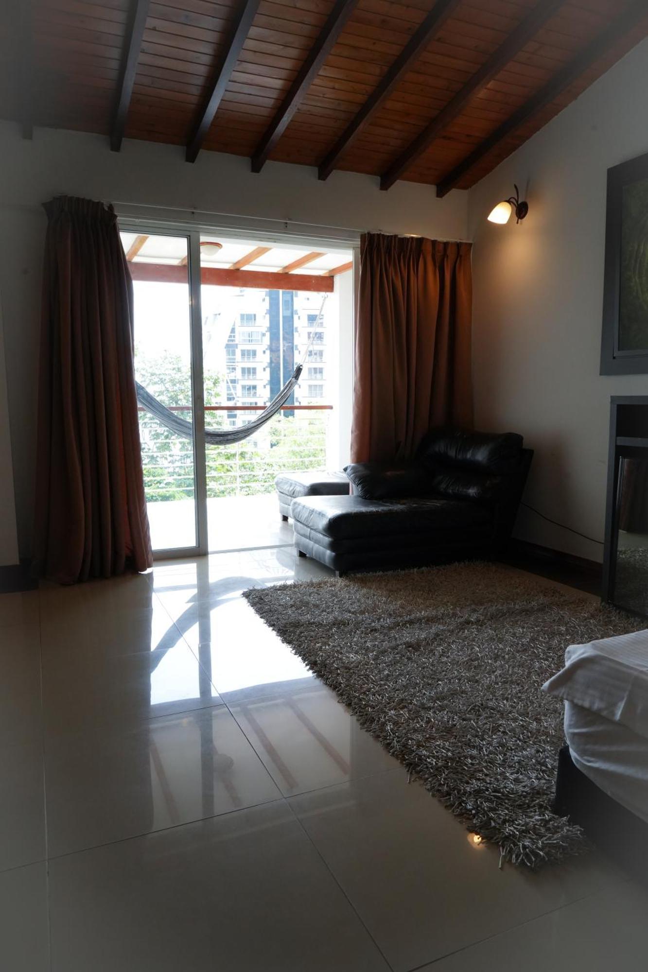 Serenity Suites Casa Boutique บูการามังกา ภายนอก รูปภาพ