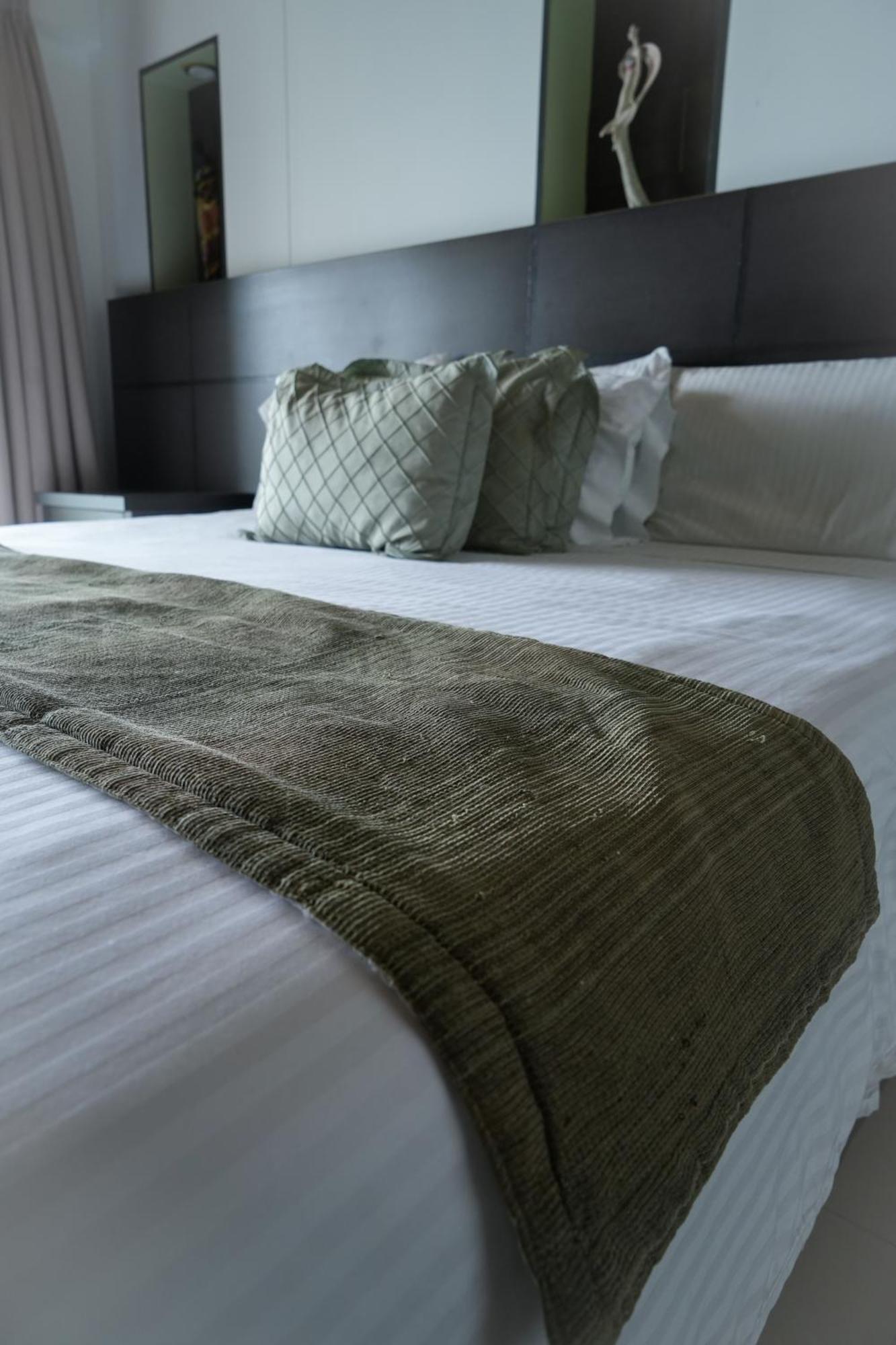 Serenity Suites Casa Boutique บูการามังกา ภายนอก รูปภาพ