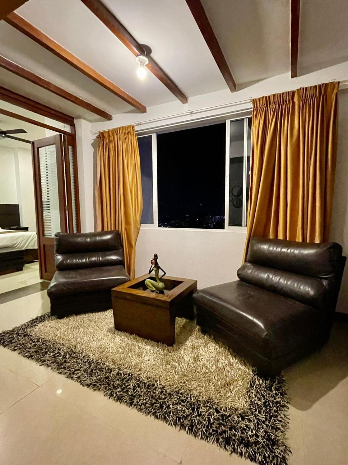 Serenity Suites Casa Boutique บูการามังกา ภายนอก รูปภาพ