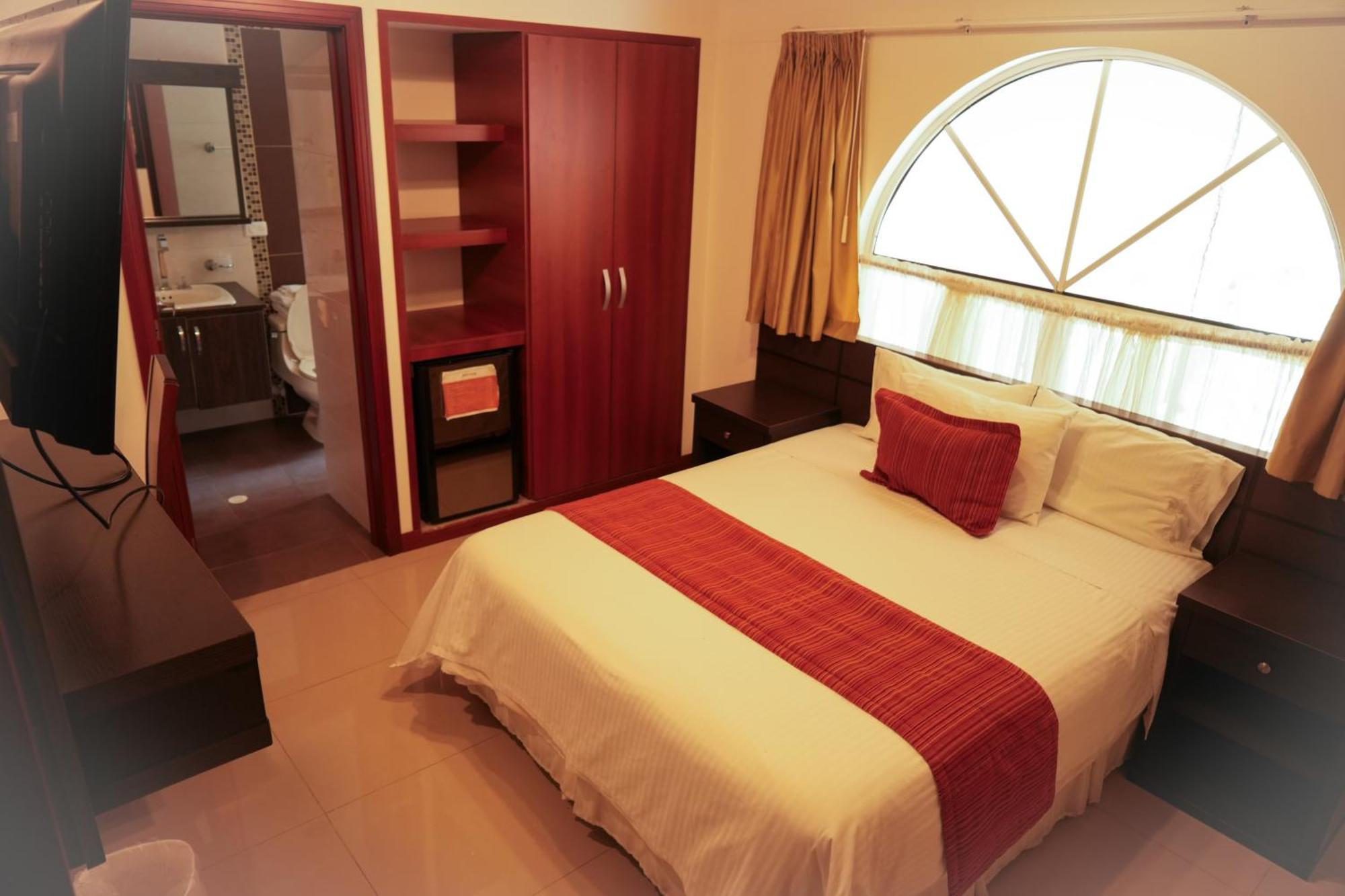 Serenity Suites Casa Boutique บูการามังกา ภายนอก รูปภาพ